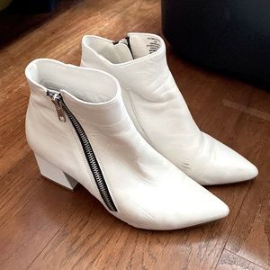 Steve Madden Checkmate ankle boot